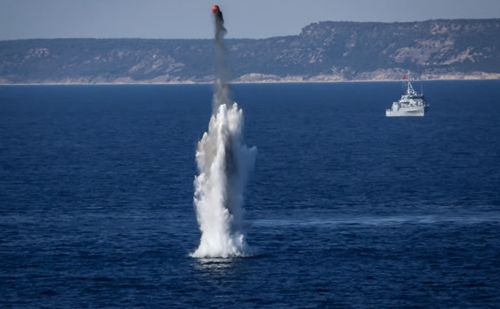 Thủy lôi ở eo biển Hormuz: Cơn ác mộng của siêu tàu chở dầu